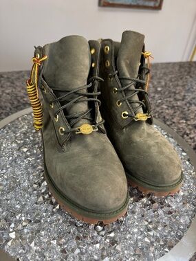 Timberland ReBotl green Suede Lace-Up Boots Lug Sole gold hardware EUC W 7.5